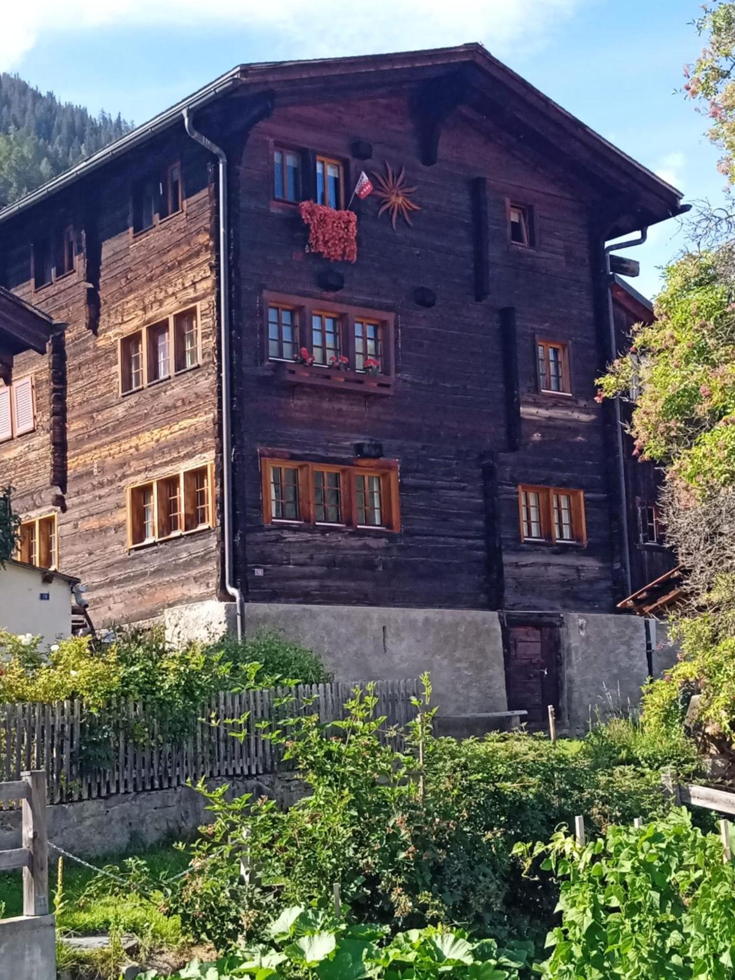 Heimeliges Walliserhaus فيش المظهر الخارجي الصورة
