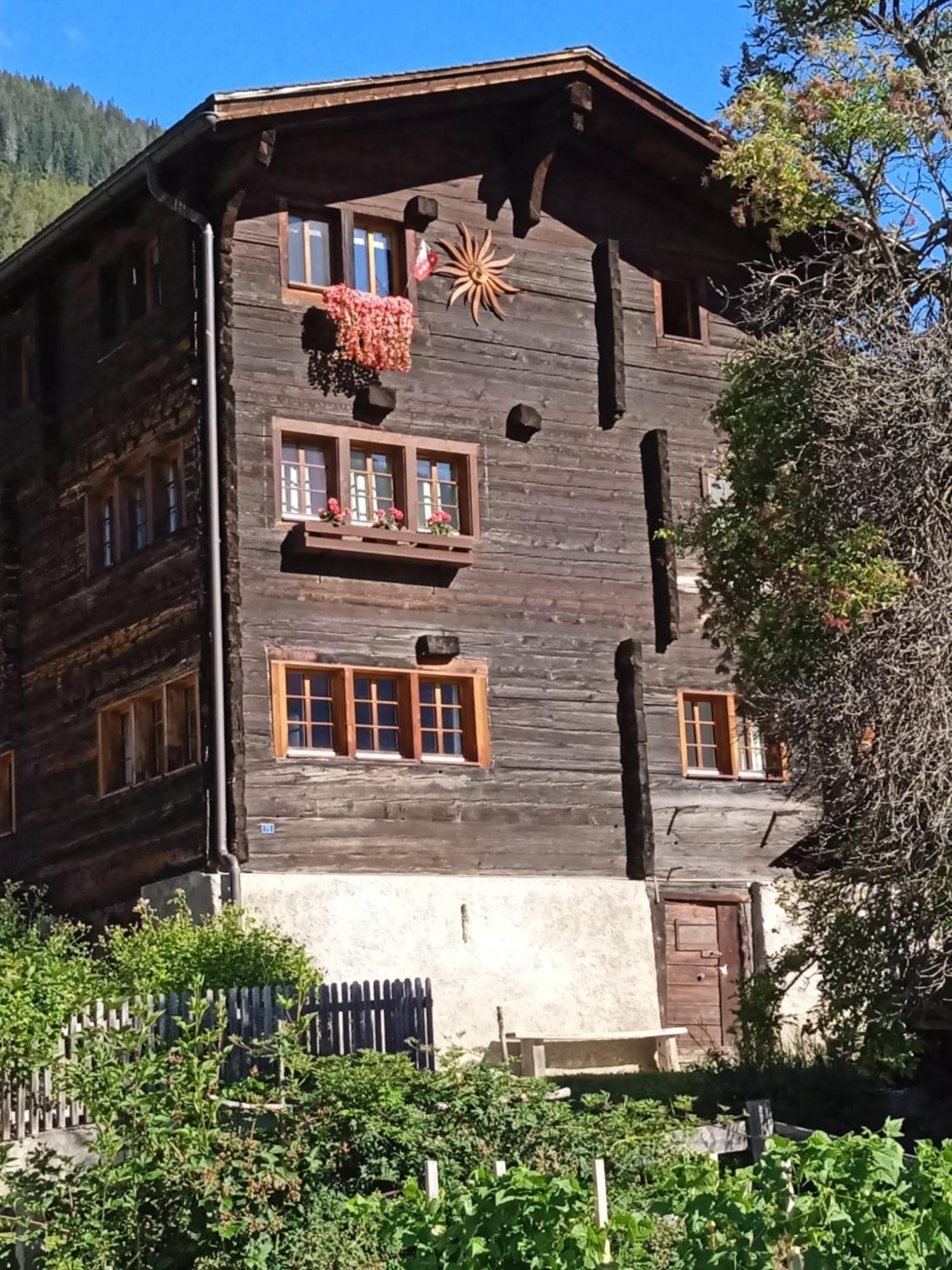 Heimeliges Walliserhaus فيش المظهر الخارجي الصورة